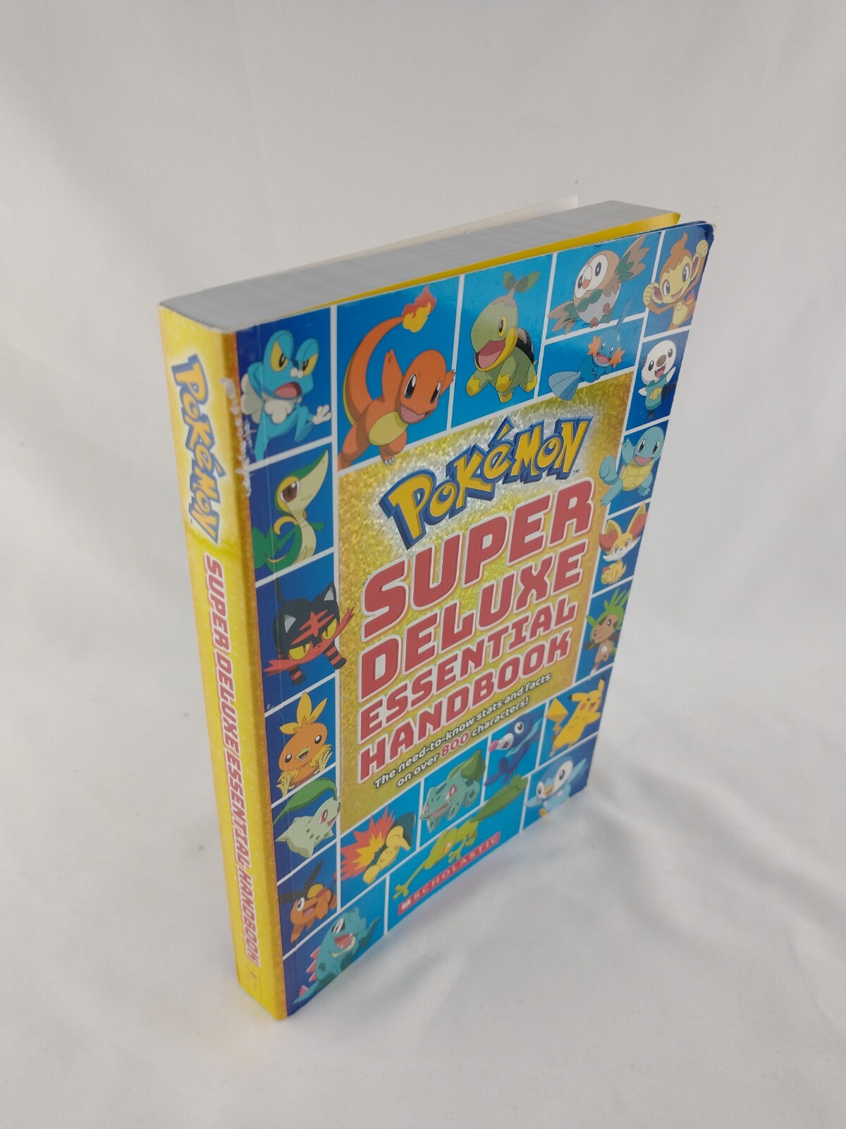 ? Pokémon Super Deluxe Essential Handbook 2018 Scholastic 496 Pages EUC