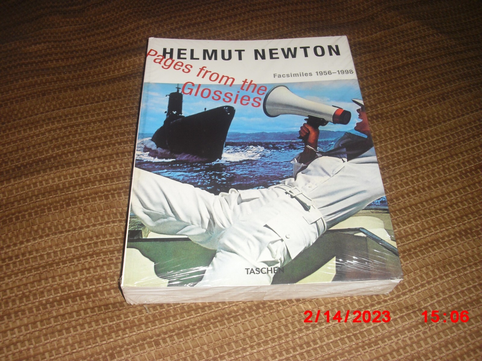 Helmut Newton. Pages from the Glossies (2016, Trade Paperback) NEW, Free EXP SHP