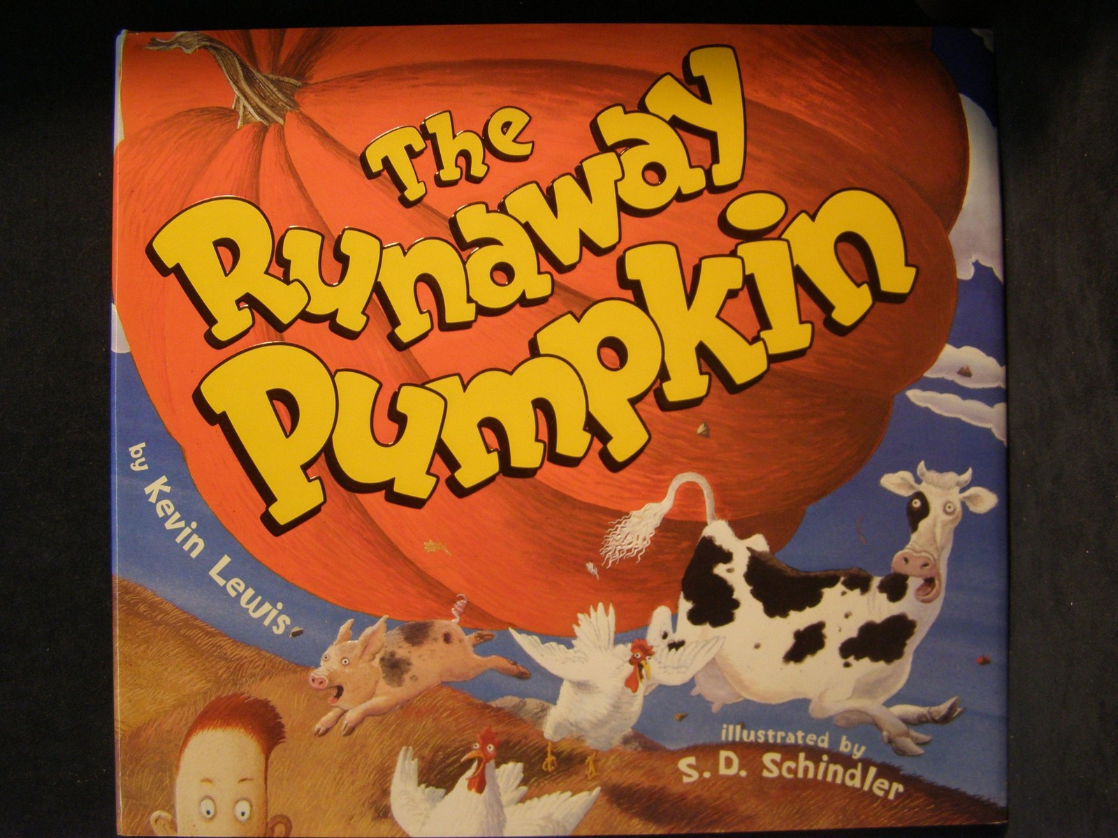 The Runaway Pumpkin – hardcover Lewis, Kevin|Lewis, Keith|Schindler, S.D.|Sc…