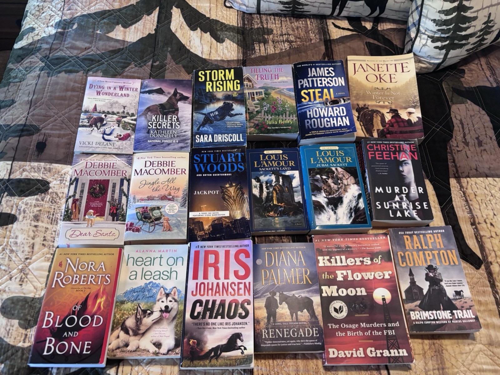 Lot of 18 Paperbacks PB Popular Author Books RANDOM MIX (M)