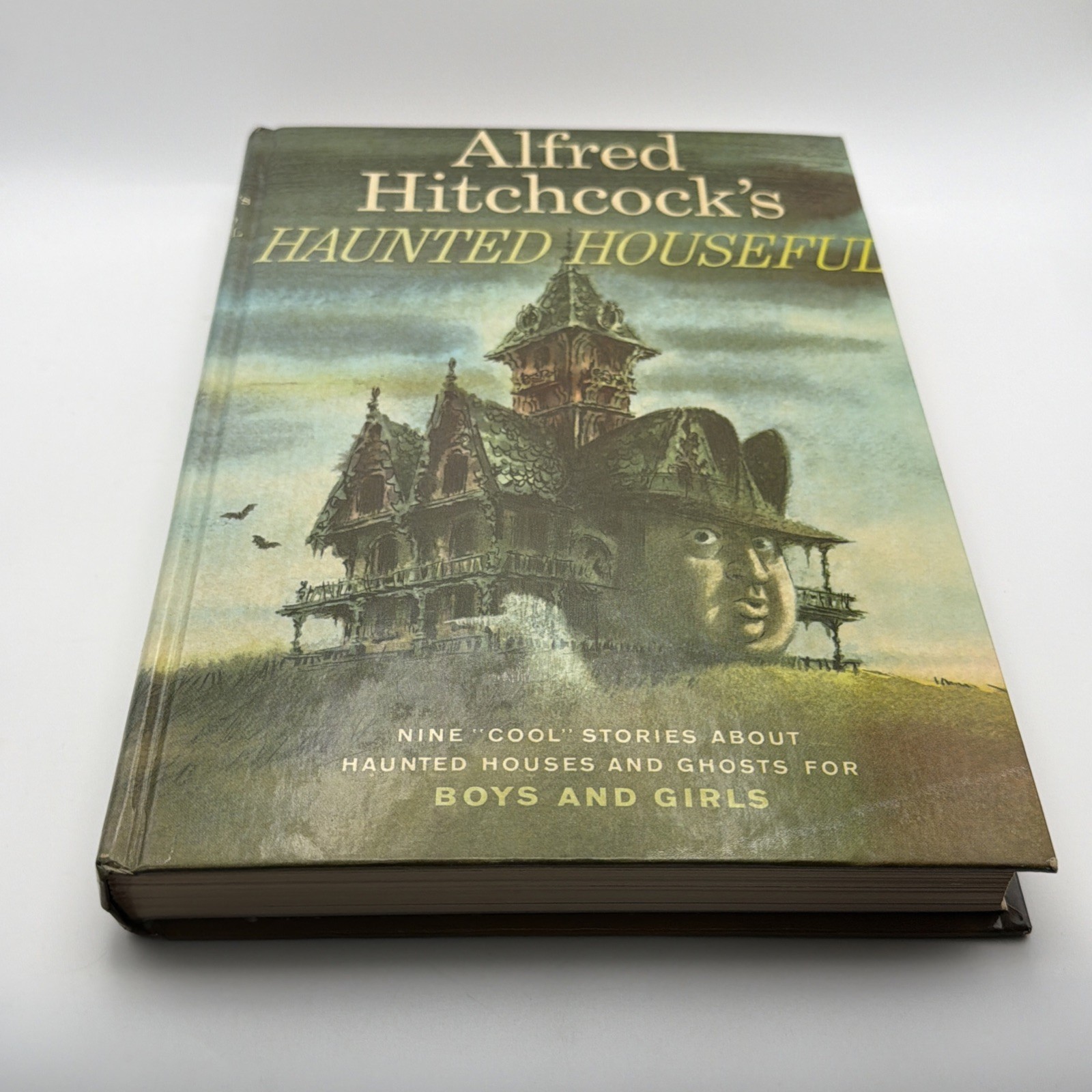 Alfred Hitchcock’s “Haunted Houseful” VNTG 1961 Hardcover Book