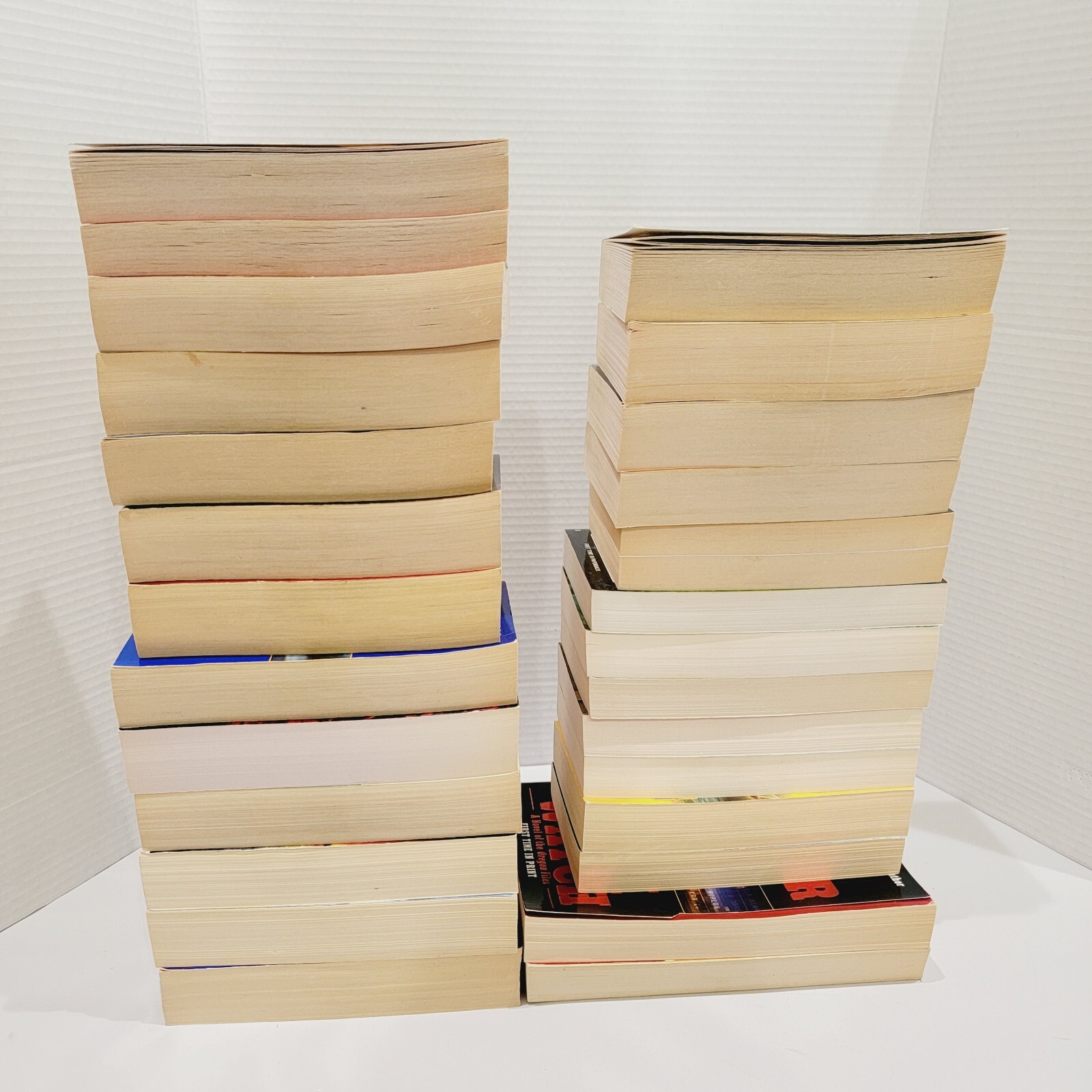 Clive Cussler Paperback Books 17 Dirk Pitt 9 Oregon & The Chase Large Lot of 27
