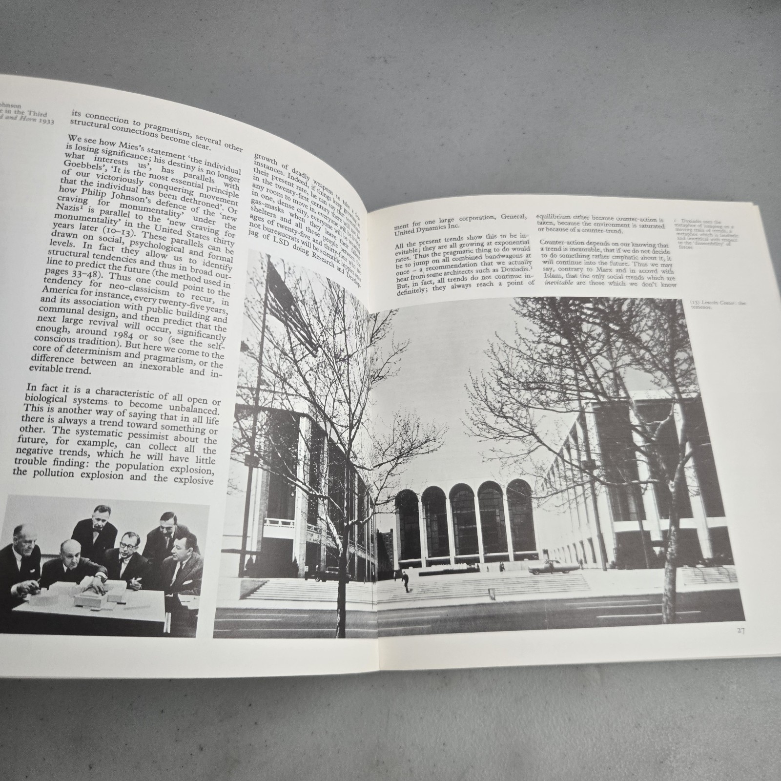 Architecture 2000: Predictions and Methods by Charles Jencks – Praeger, 1971