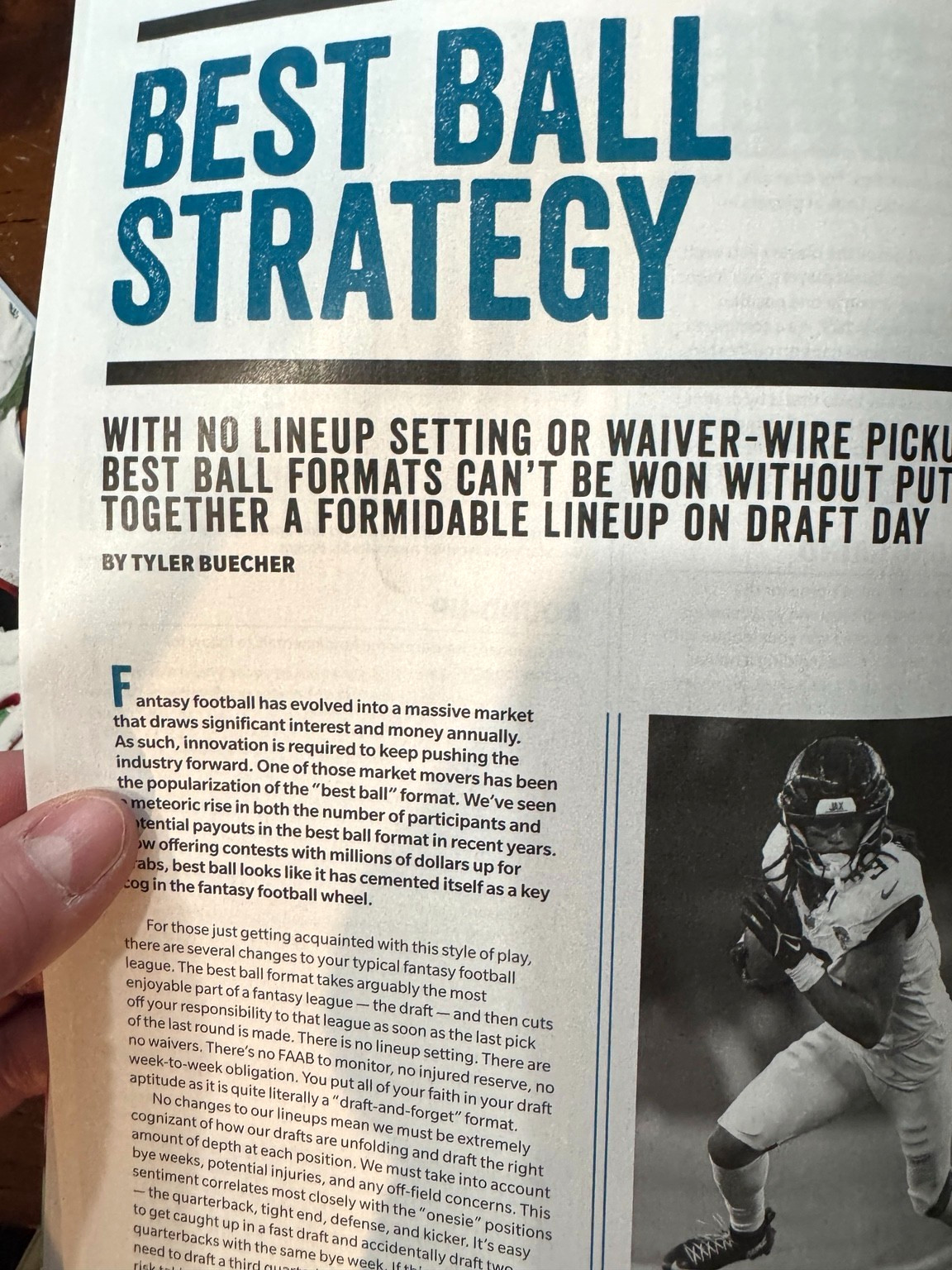 2026 Fantasy Guru Football Guide 200 + Player Rankings Dominate your Draft ! NEW
