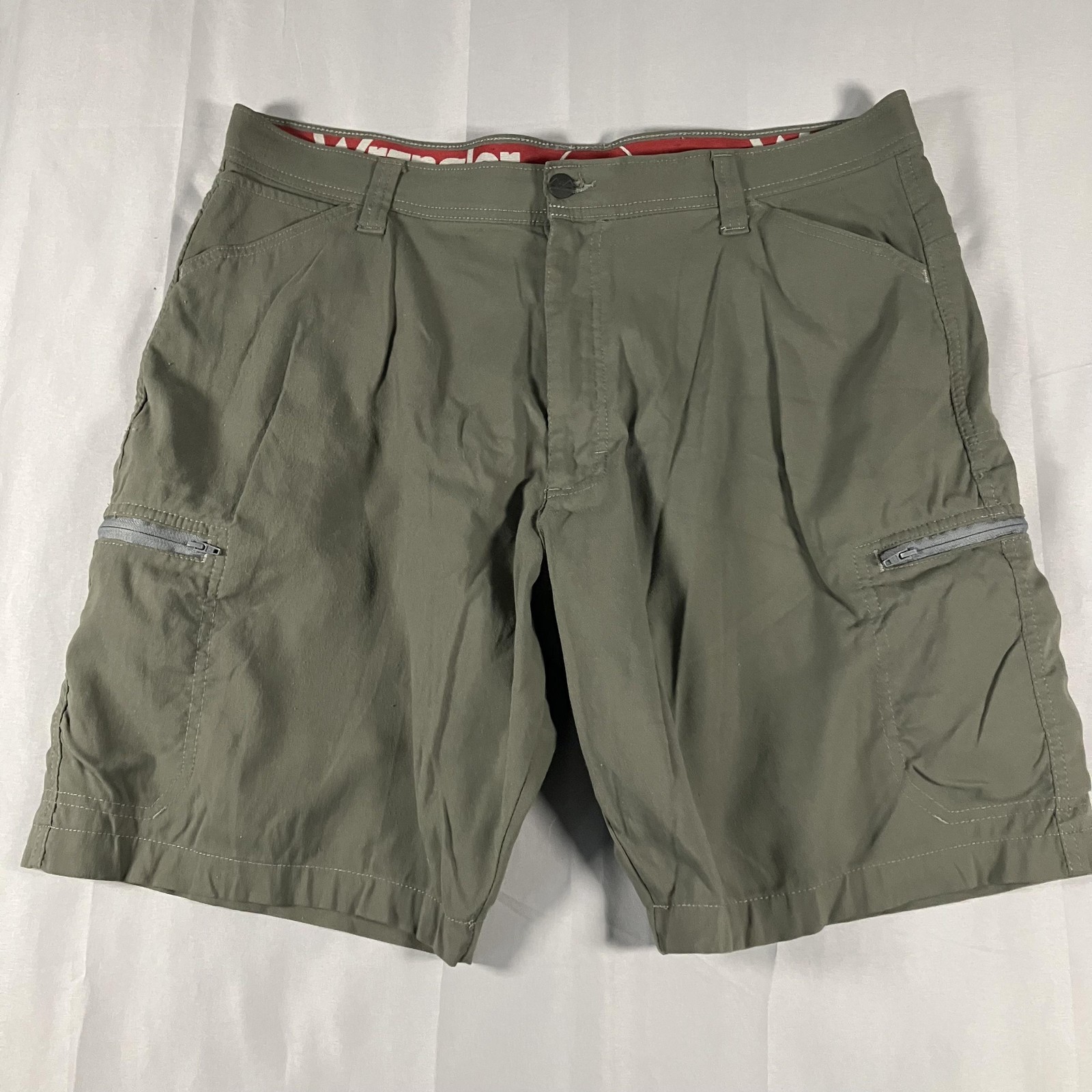 Wrangler Shorts Mens 40 Green Nylon Stretch Hiking Cargo Zip Pockets Outdoor