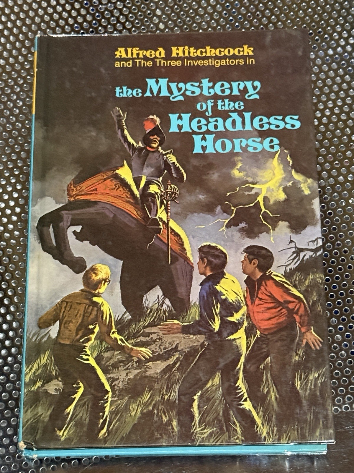 Alfred Hitchcock & The Three Investigators In The Mystery Of The Headless Horse