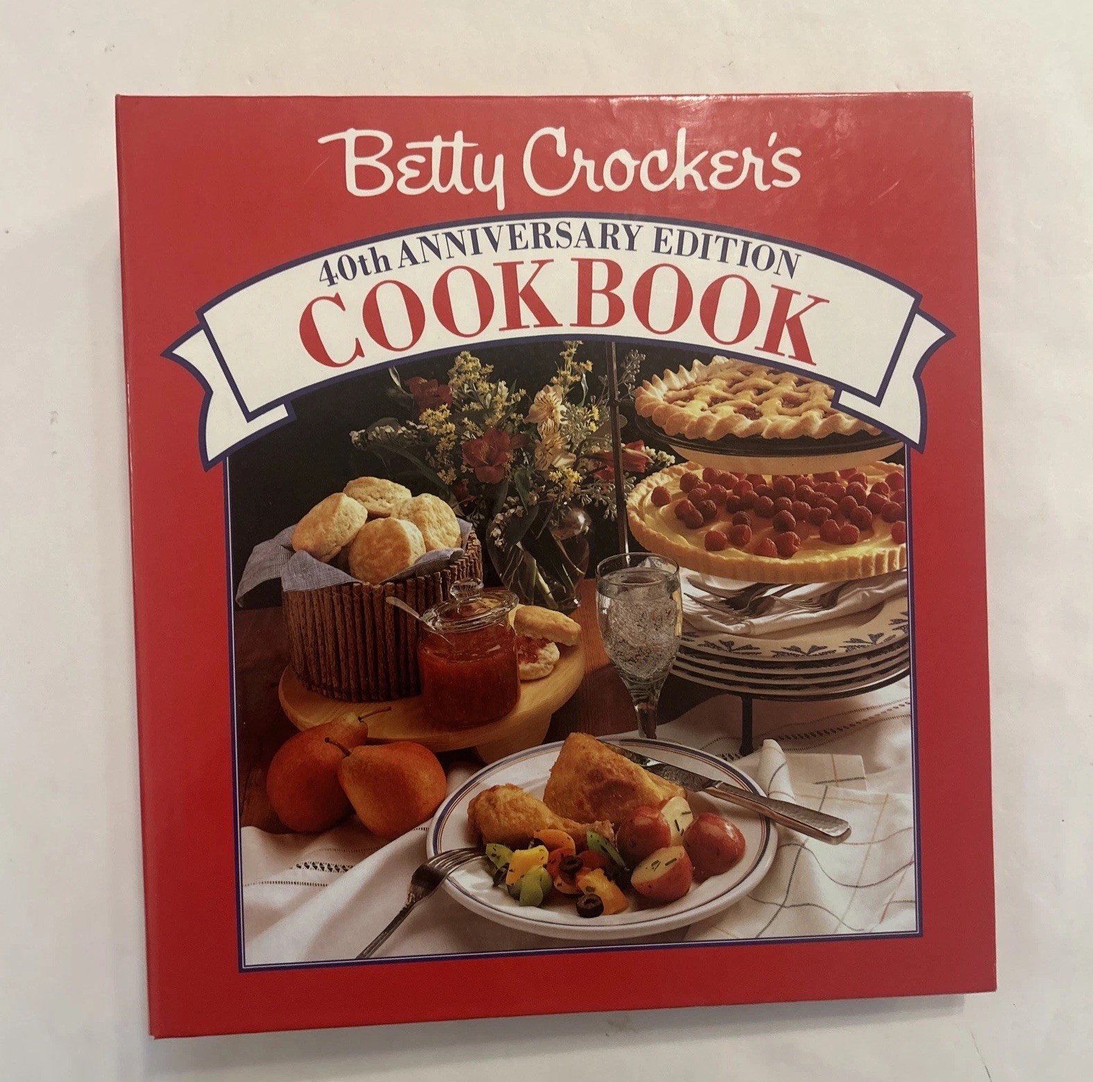 Betty Crocker 40th Anniversary 5 Ring Binder Hardcover Cookbook 432 Pages 1991
