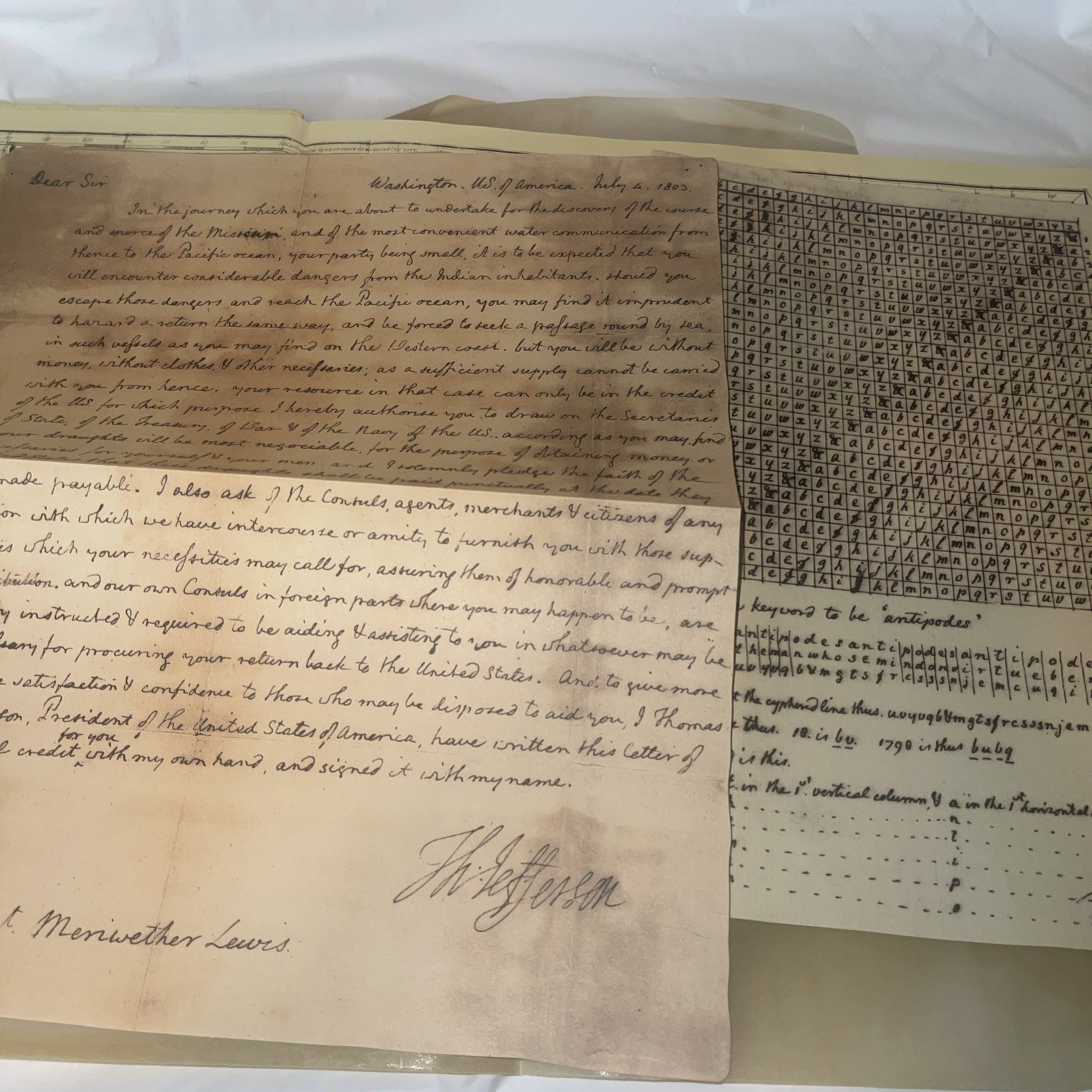 Lewis and Clark on the Trail of Discovery: An Interactive History W/papers & Map