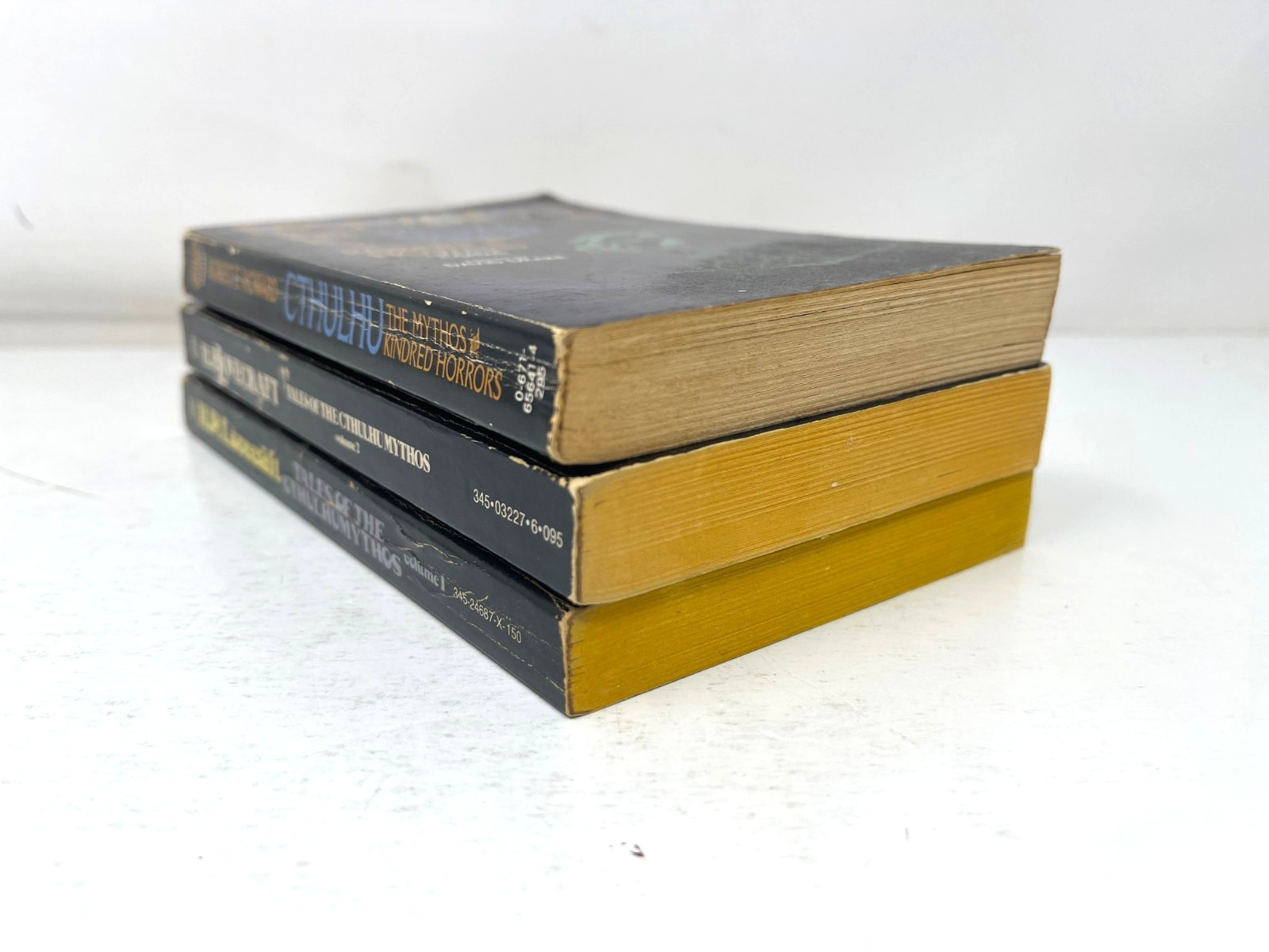 Tales Of The Cthulhu Mythos Vol 1 & 2 H.P. Lovecraft Robert E Howard The Mythos
