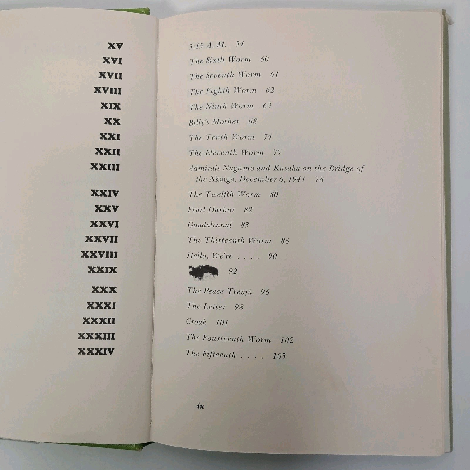 How to Eat Fried Worms by Thomas Rockwell – HC book DJ – 1973 1st Edition