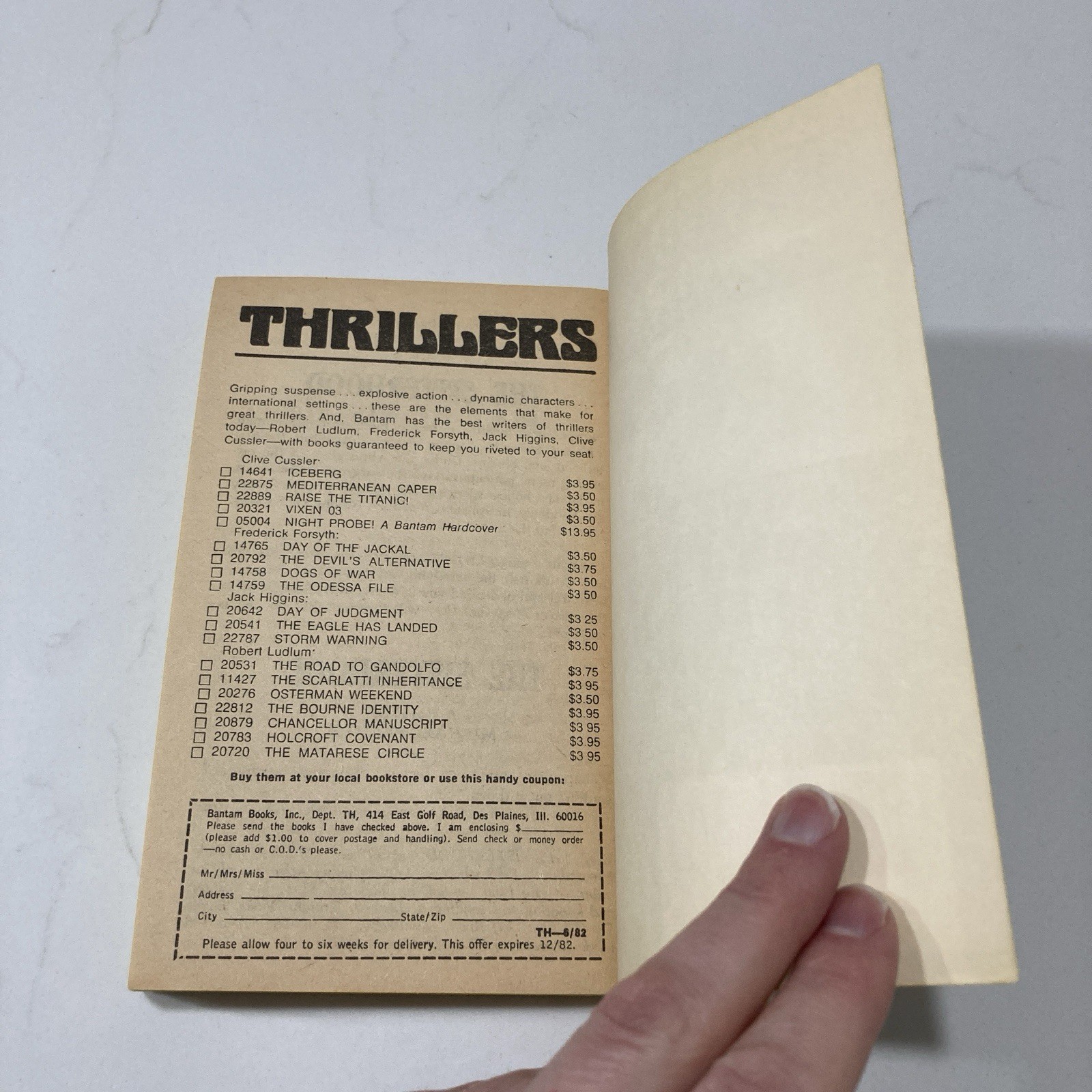 The Thing by Alan Dean Foster 1982 Bantam Paperback Movie Tie-In