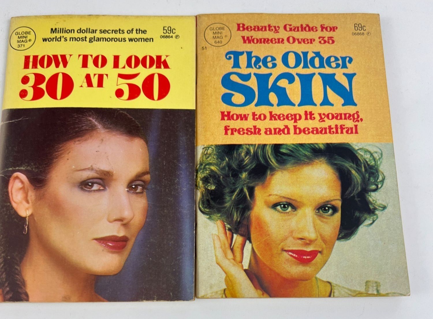 2 Globe Mini Mag How to look 30 at 50 Beauty Guide The Older Skin Mini Books