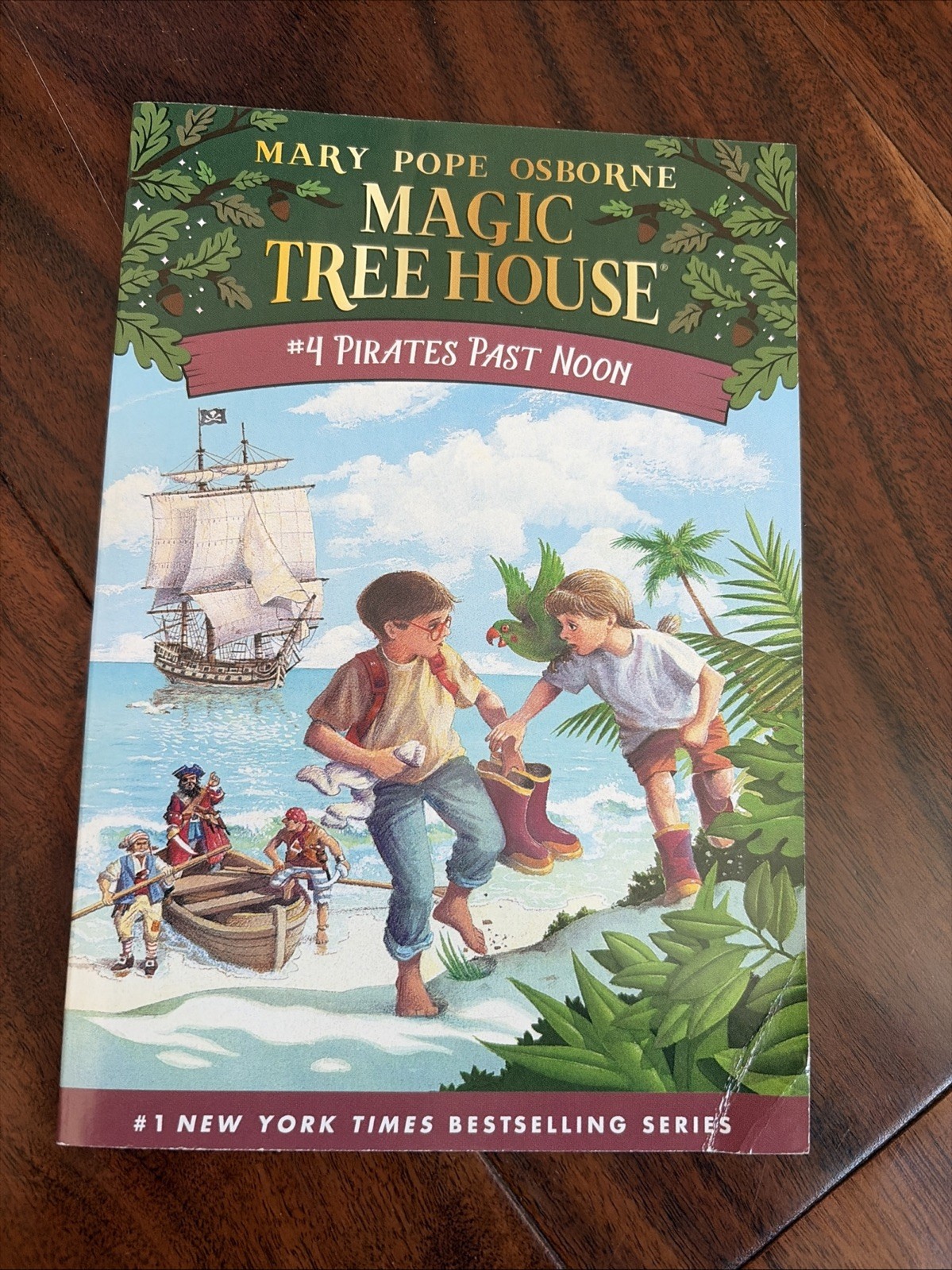 Pirates Past Noon (Magic Tree House, No. 4) – Paperback – VERY GOOD