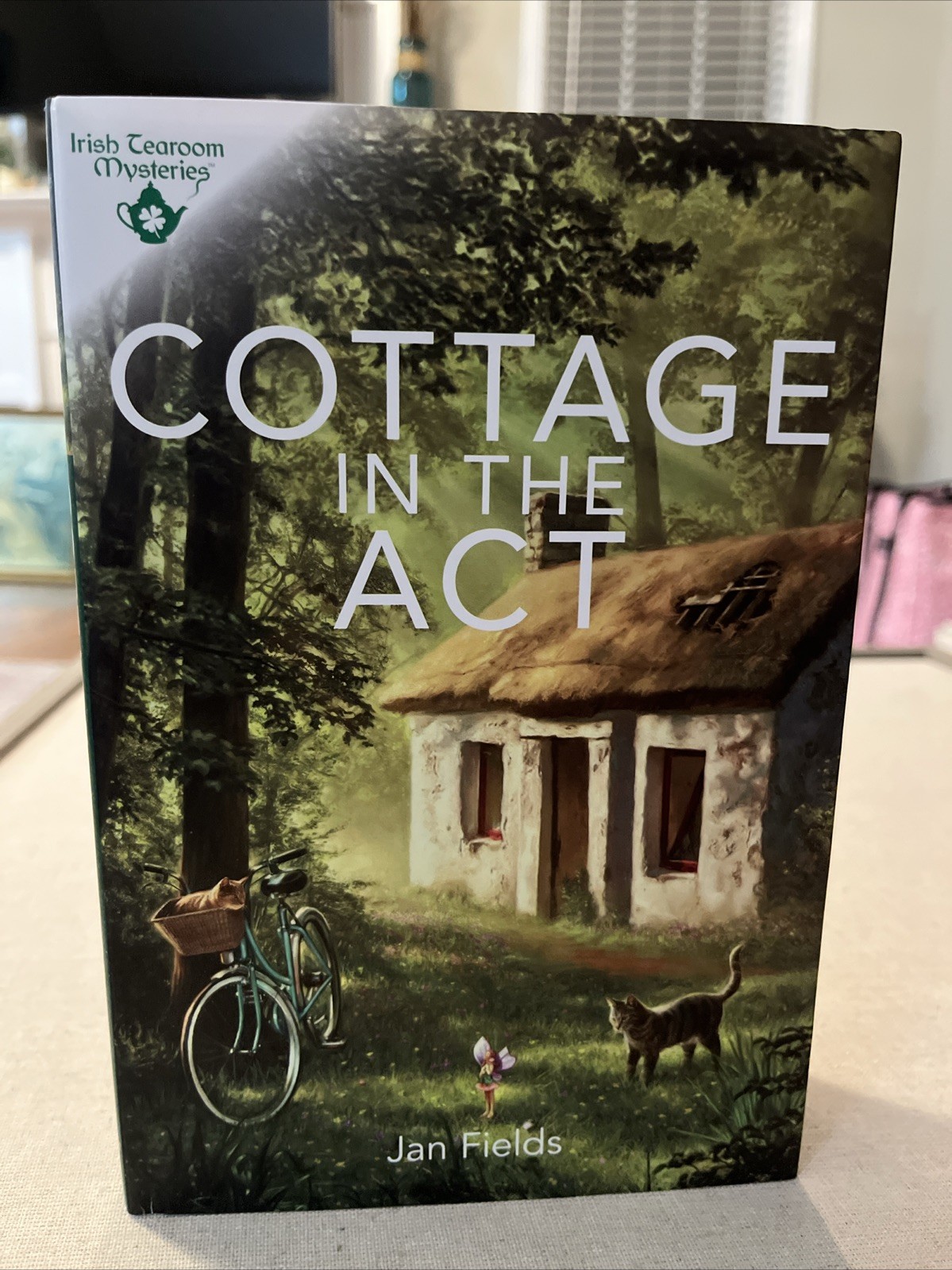 COTTAGE IN THE ACT ~ Irish Tearoom Mysteries ~ Jan Fields