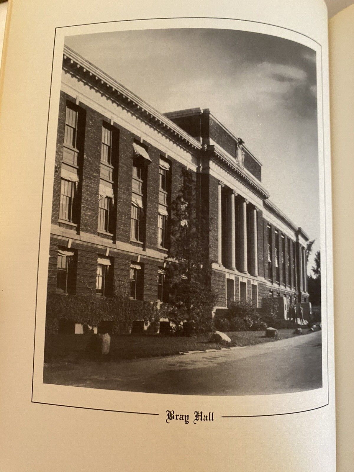 The 1938 Onondagon Syracuse University Vol No LV 328 Pages Hardback