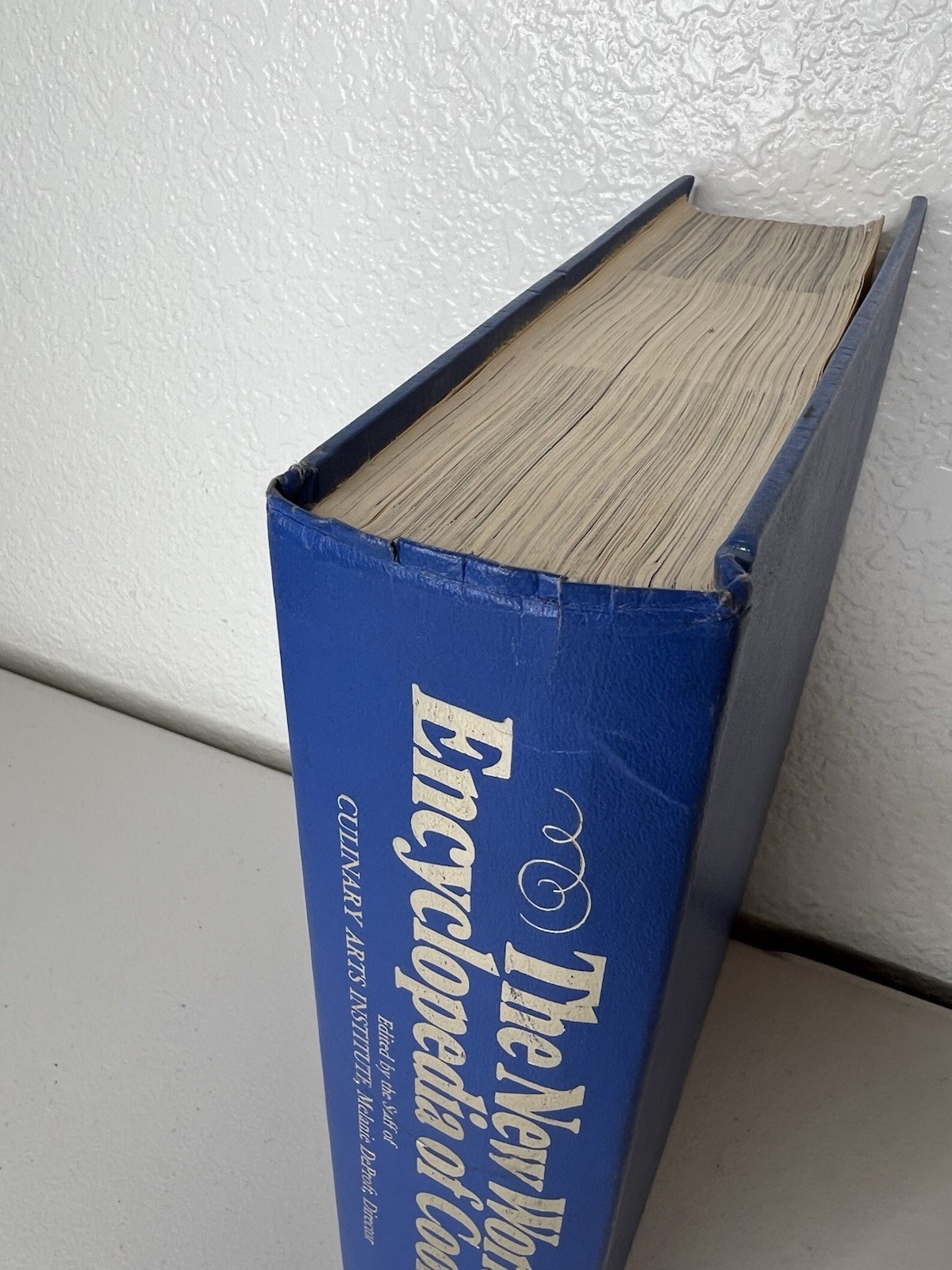 The New World Encyclopedia of Cooking 1972 1st Ed Hardcover Color Photos Vintage