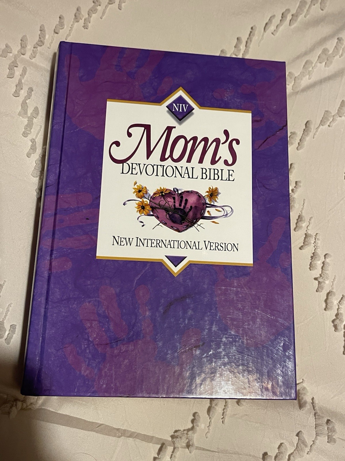 Mom’s Devotional Bible by Zondervan Staff (1997, Hardcover)