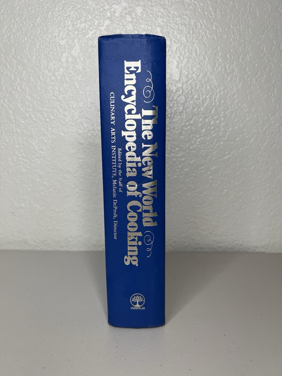 The New World Encyclopedia of Cooking 1972 1st Ed Hardcover Color Photos Vintage