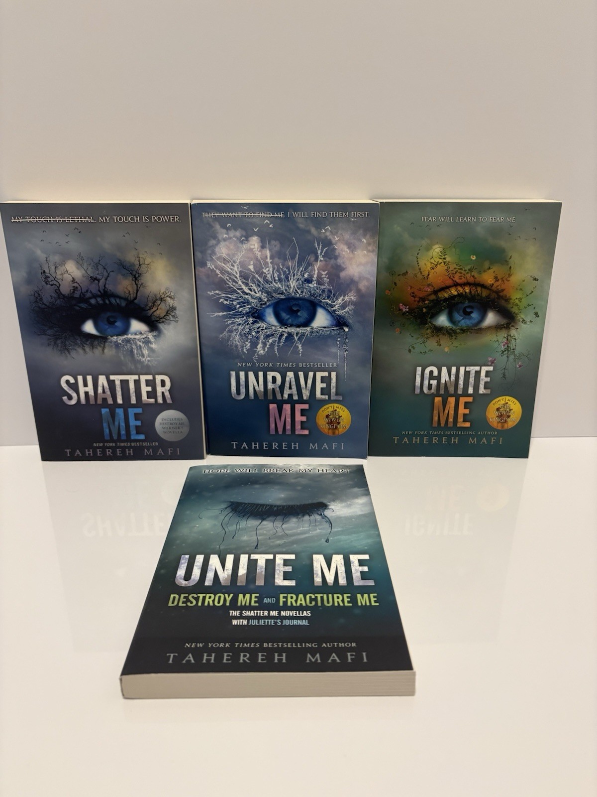 4 Shatter Me Books Out Of The Series Shatter Me