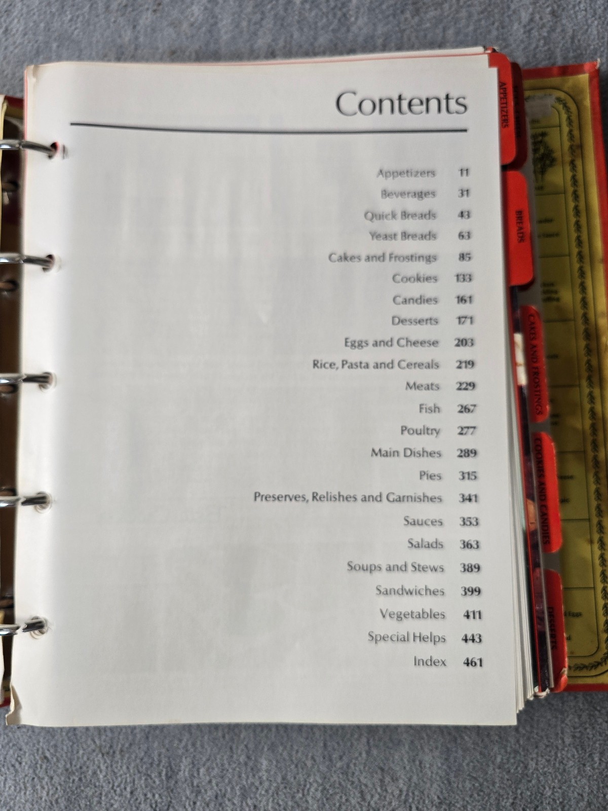 Betty Crockers Cookbook Golden Press 1971 Vintage Binder Ninth Printing