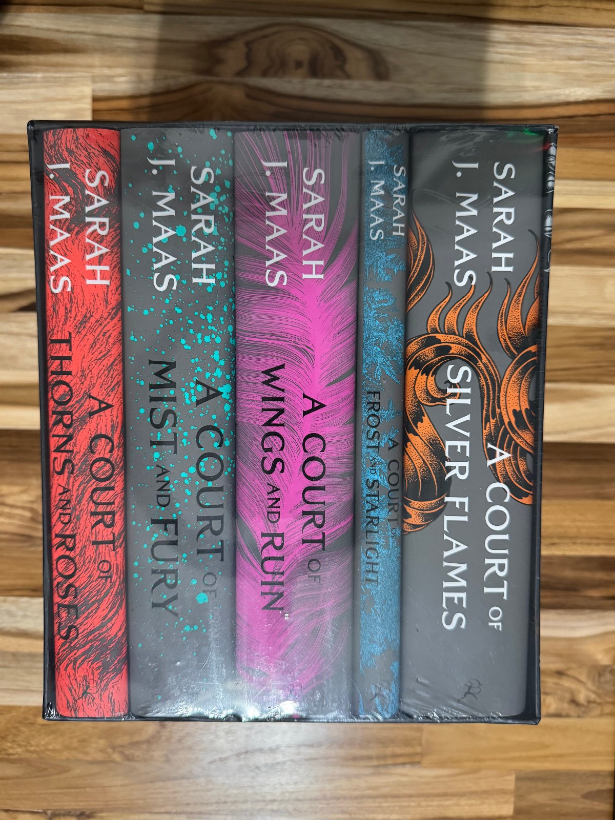 Sarah J. Maas A Court of Thorns and Roses 5 Book Box Set Hardcover ACOTAR