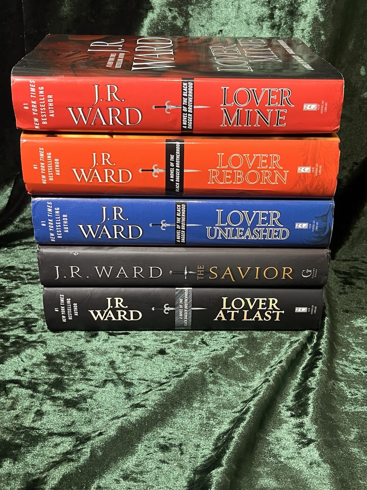 Mixed Lot of 5 – J.R. Ward – Black Dagger Brotherhood – The Savior SIGNED