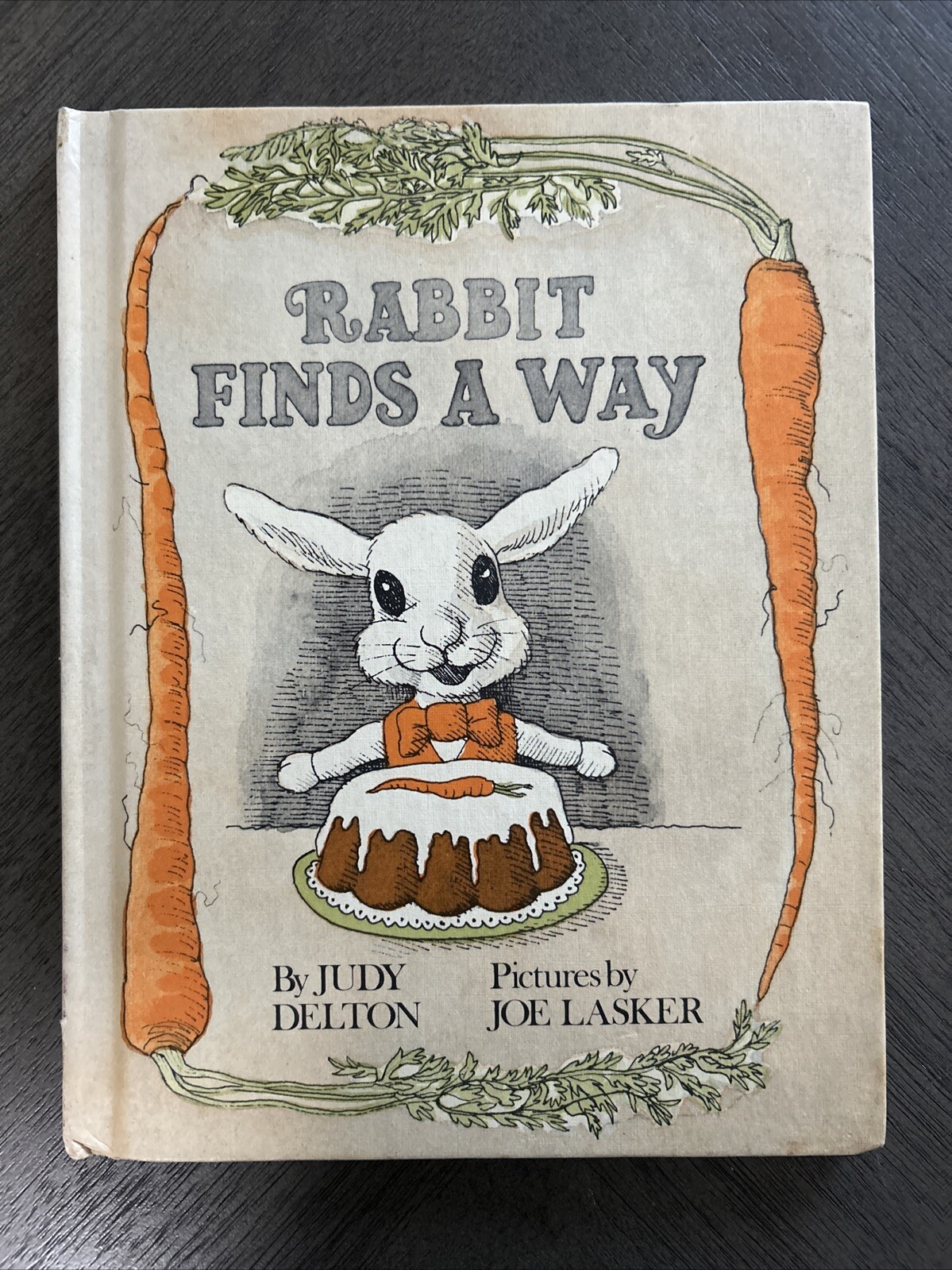 Rabbit Finds a Way by Judy Delton (1975, Hardcover)