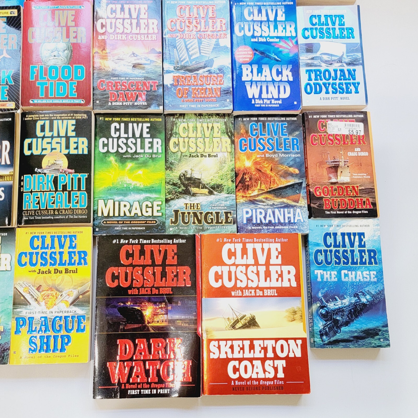 Clive Cussler Paperback Books 17 Dirk Pitt 9 Oregon & The Chase Large Lot of 27