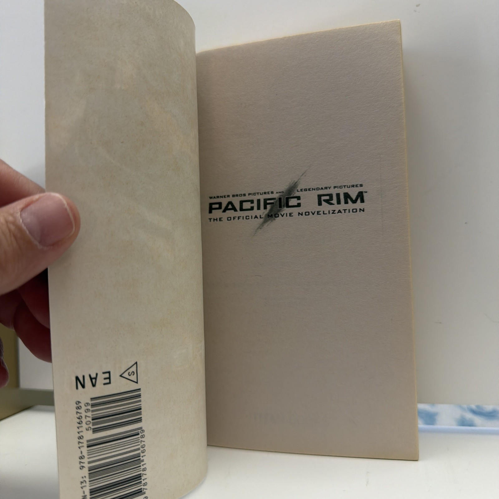 Pacific Rim: the Official Movie Novelization by Alex Irvine (2013, Mass Market)
